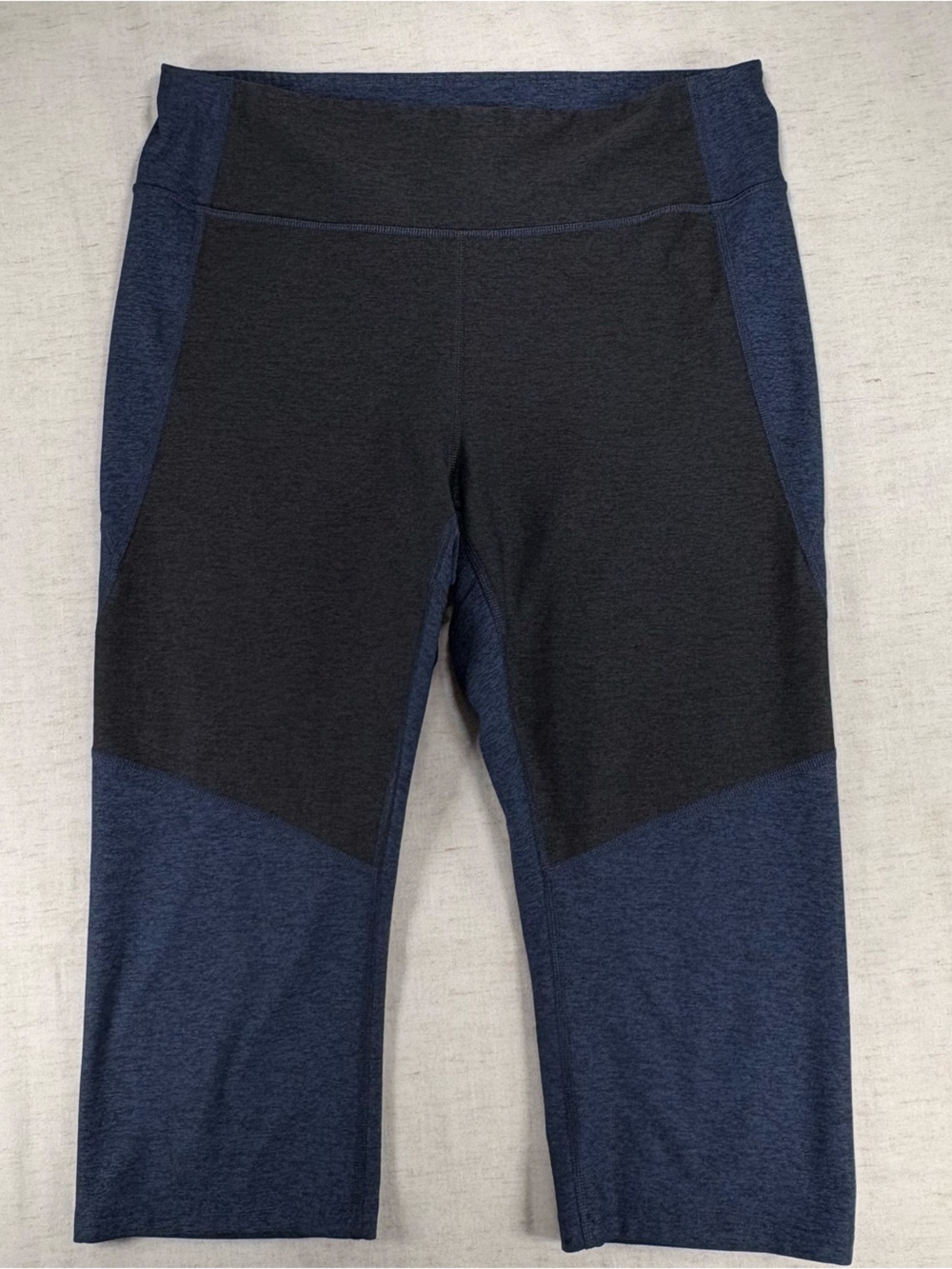 Outdoor Voices TechSweat Zoom Capri (Colorblock) size large